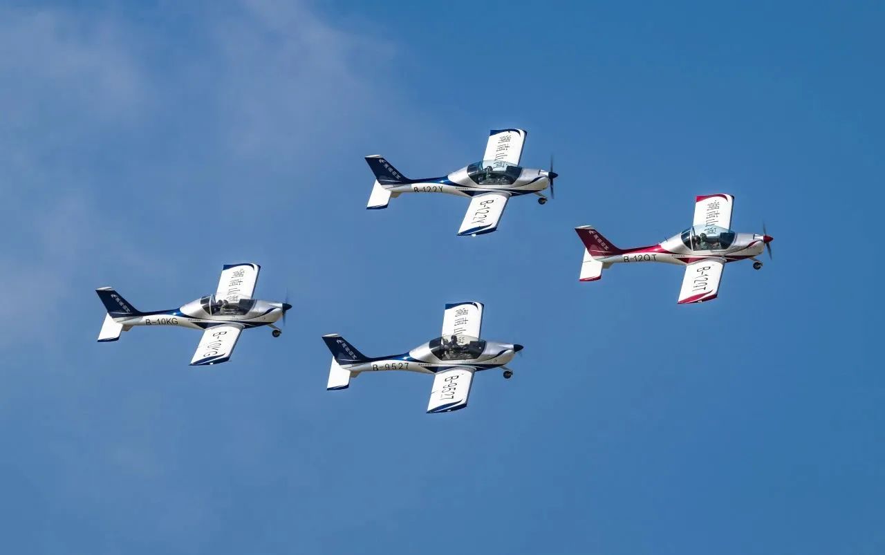 央媒聚焦！一路见证首届亚洲通用航空展上的Z6官网风采