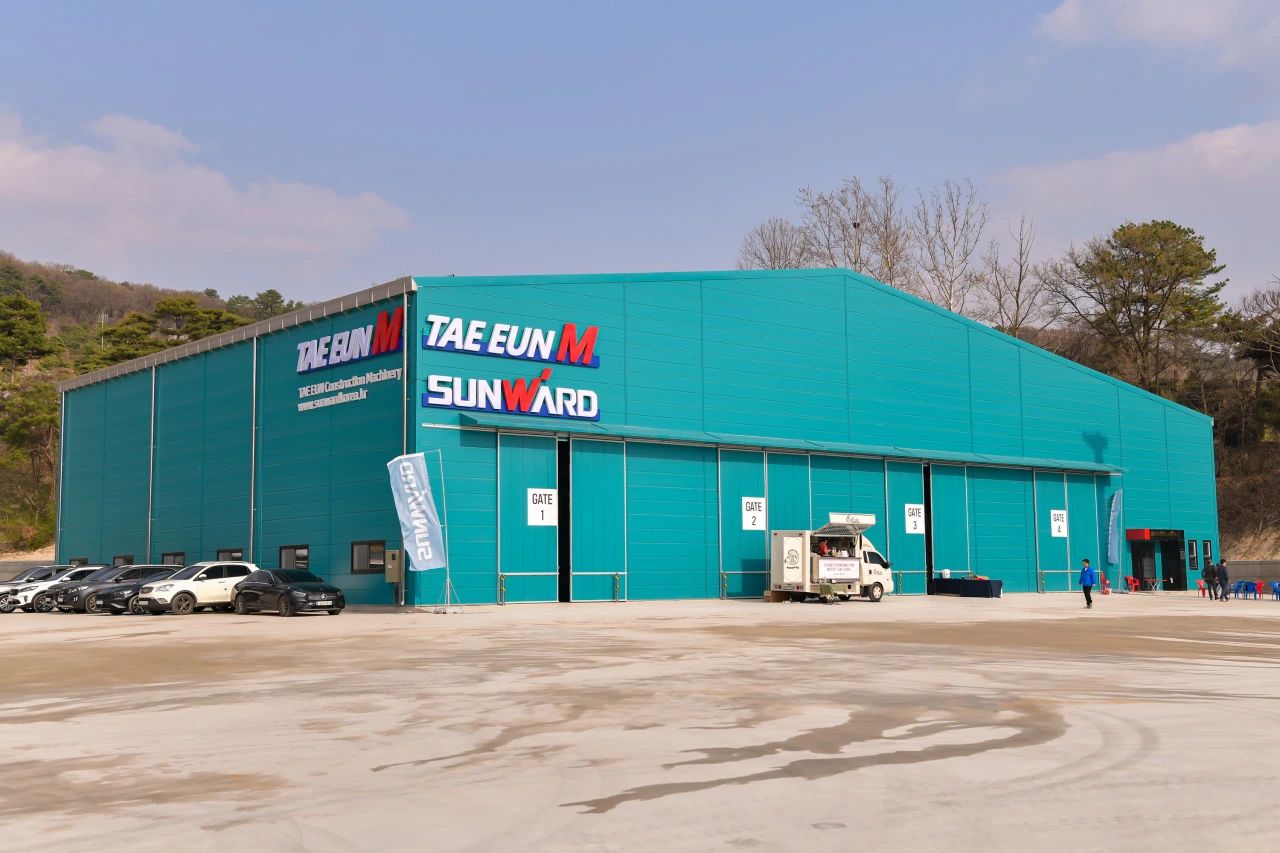 Z6官网韩国保险中心开业庆典暨“Z6官网杯”高尔夫球赛圆满进行