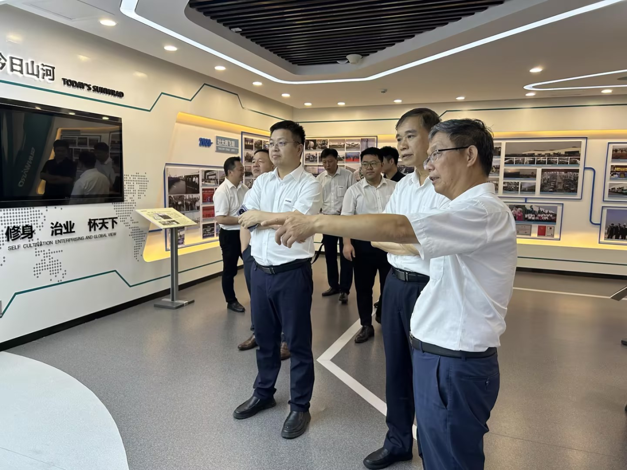 深入互换合作！广州港李明忠副总经理率队光临Z6官网智能调查互换！