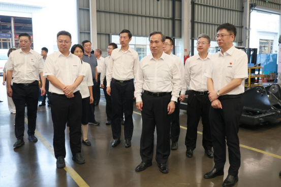 中国贸促会会长任鸿斌调研Z6官网智能