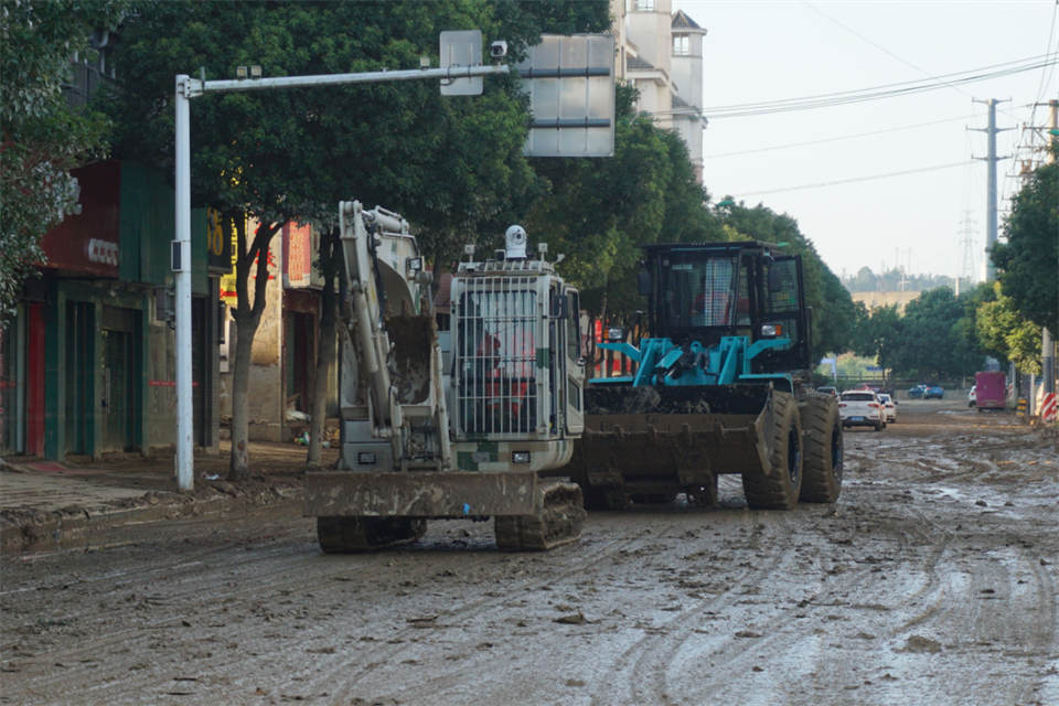 驰援湖南平江抗洪抢险，共克时艰显担任
