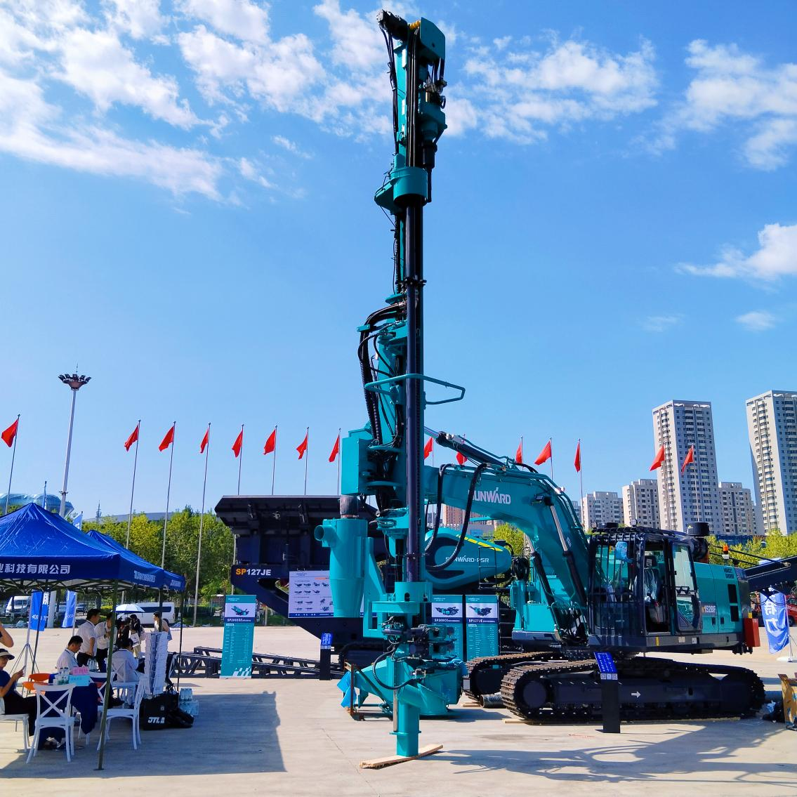 Z6官网智能5G智能钻机亮相新疆矿博会