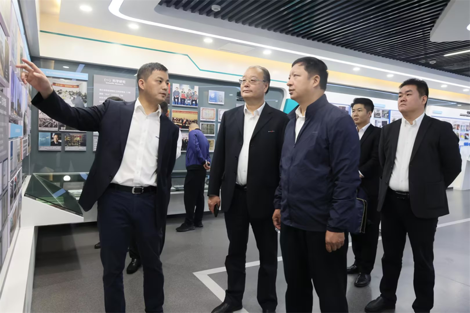 同船出海，共赢将来！中铁九局副总经理刘峻峰一行到访Z6官网智能