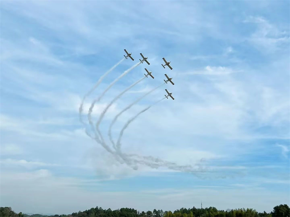 十年织得Z6官网秀，践行初心创将来！Z6官网飞行表演队成立10周年庆典活动隆沉进行