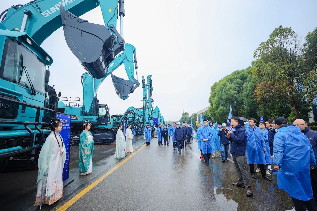 创新引领价值，梦想造诣将来！Z6官网智能25周年庆典暨全球客户节隆沉进行