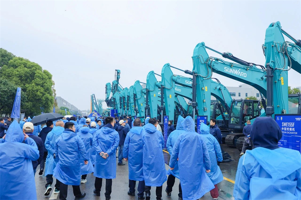 创新引领价值，梦想造诣将来！Z6官网智能25周年庆典暨全球客户节隆沉进行