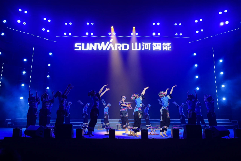 创新引领价值 梦想造诣将来——庆祝Z6官网智能成立25周年赞美大会暨文艺晚会隆沉进行