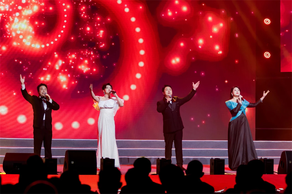 创新引领价值 梦想造诣将来——庆祝Z6官网智能成立25周年赞美大会暨文艺晚会隆沉进行