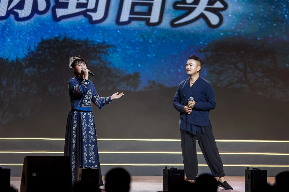 创新引领价值 梦想造诣将来——庆祝Z6官网智能成立25周年赞美大会暨文艺晚会隆沉进行