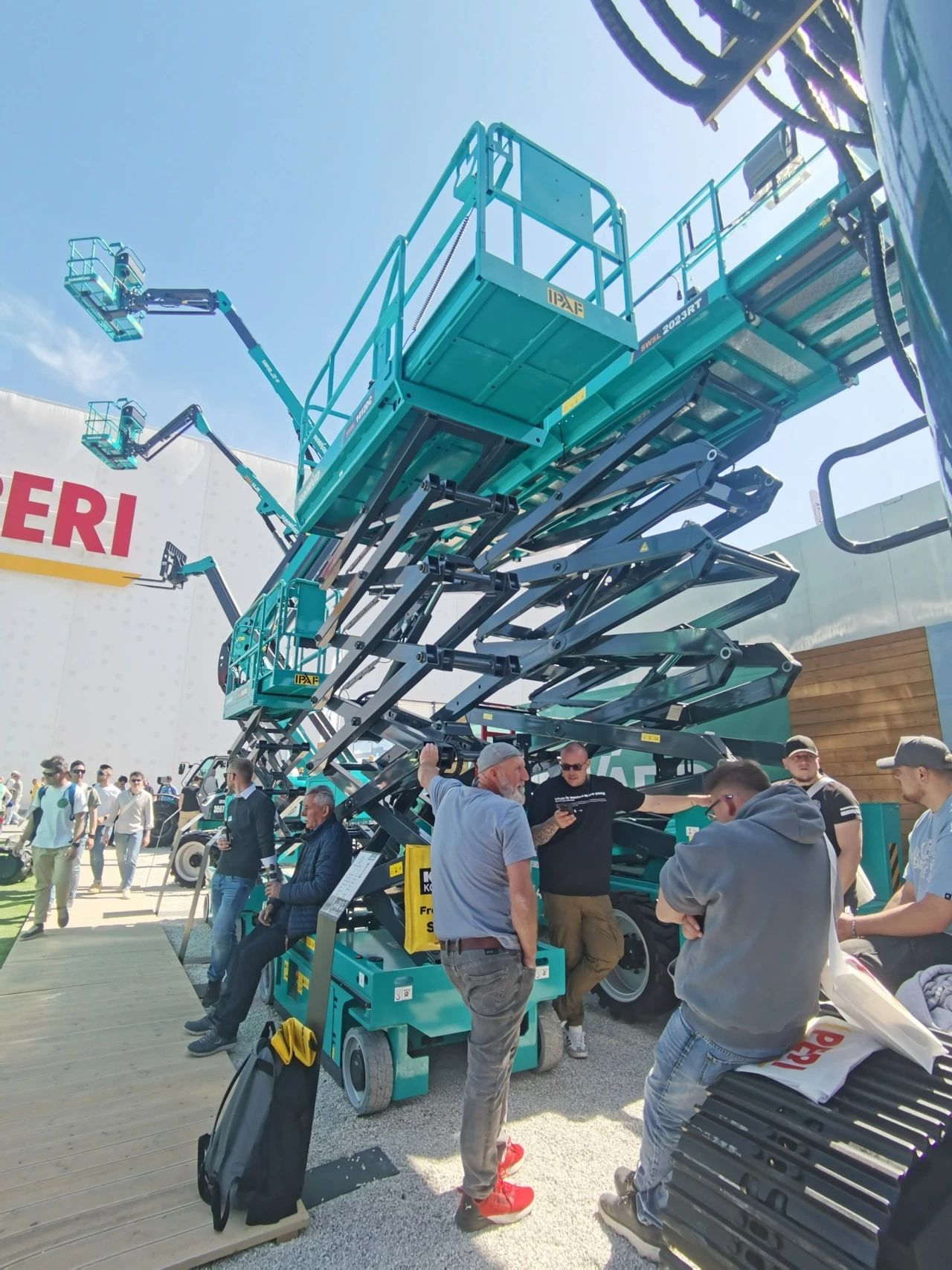 Z6官网智能高空机械闪灼Bauma 2025！ 新能源技术与创新产品获全球瞩目