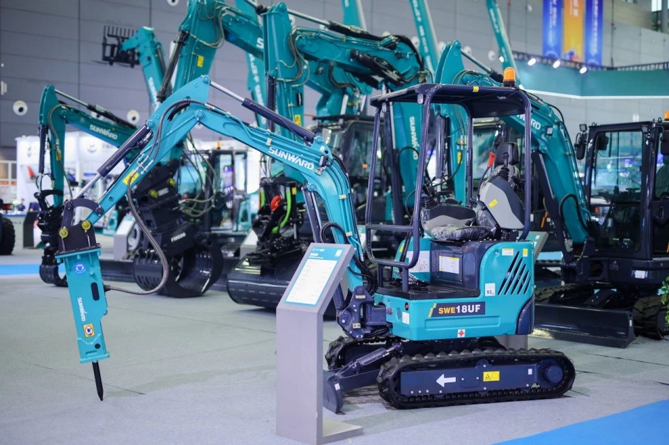 2025 CICEE | 从单一工具迈向多元化解决规划，Z6官网智能出现非凡挖掘机风采