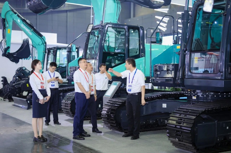 2025 CICEE | 从单一工具迈向多元化解决规划，Z6官网智能出现非凡挖掘机风采
