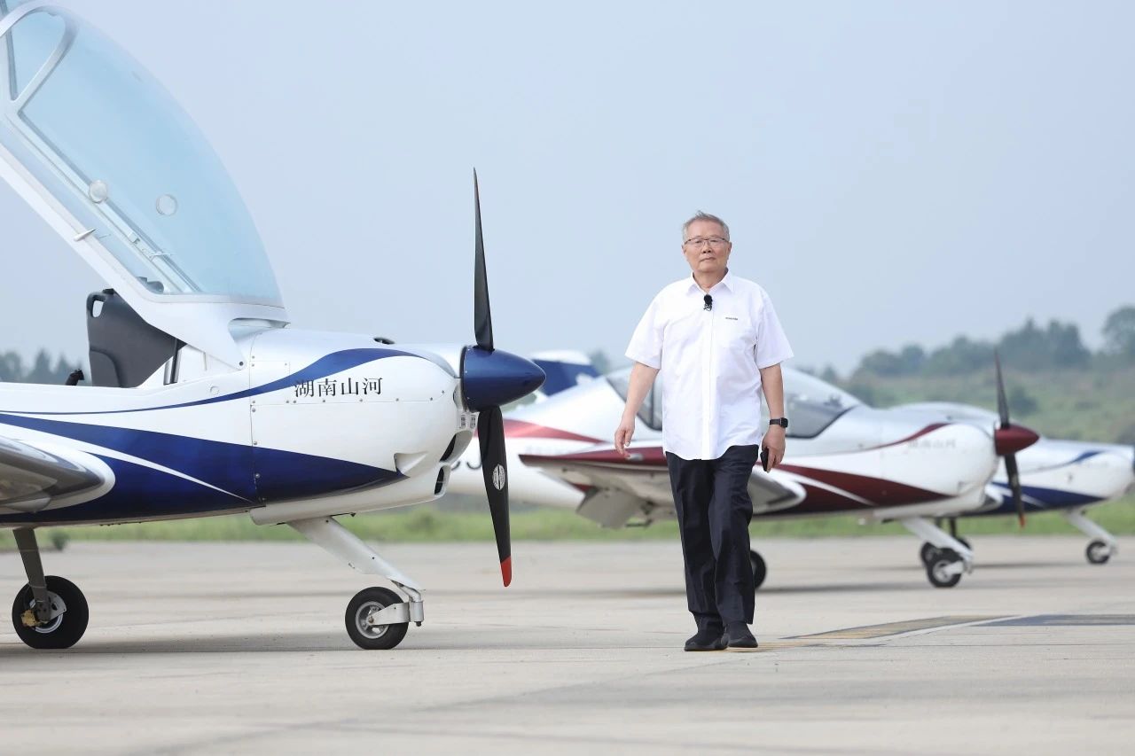 【今晚7:30】湖南卫视《创业有得聊》对话Z6官网智能＆Z6官网星航首创人 何清华：79岁“创业青年”的低空