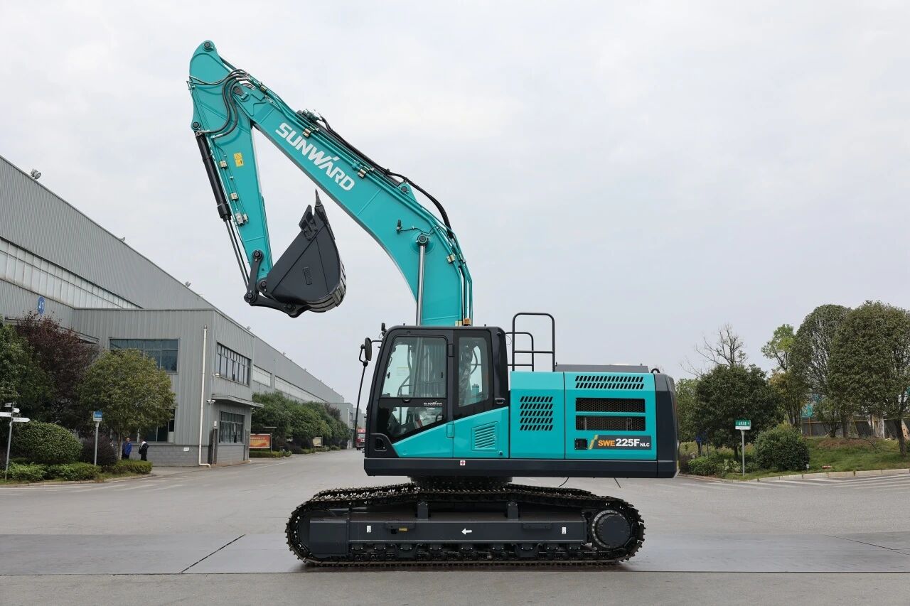 “双子星”闪灼！Z6官网智能两款履带式液压挖掘机成功下线