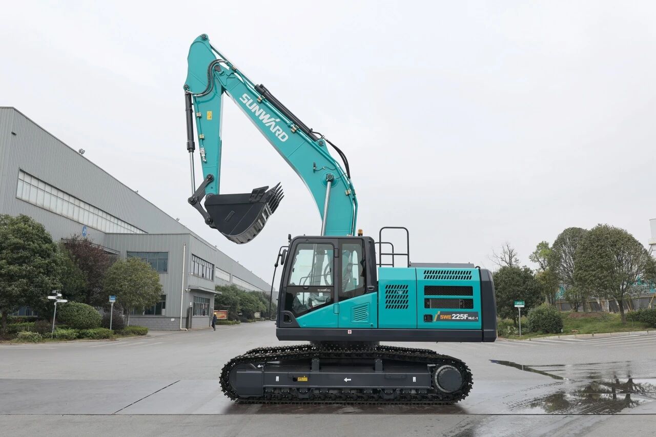 “双子星”闪灼！Z6官网智能两款履带式液压挖掘机成功下线