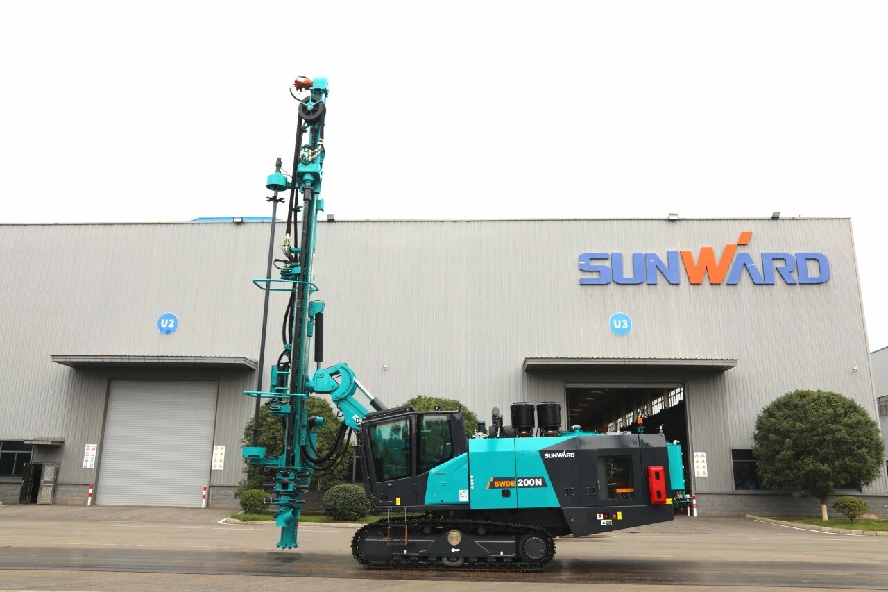 挑战高海拔高寒工况，Z6官网智能臂式潜孔钻机登陆南美市场