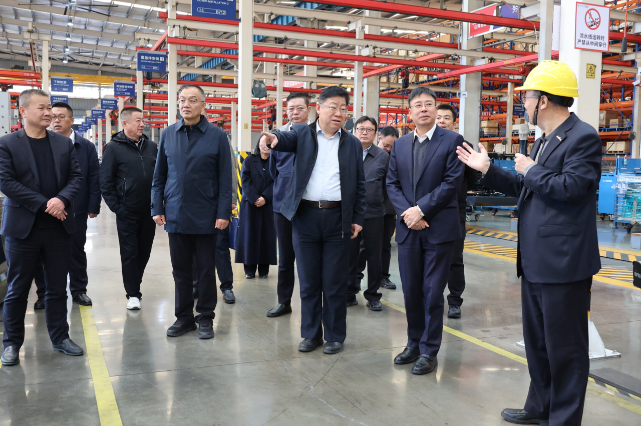 新矿投资集团党委书记、董事长王漠到访Z6官网智能