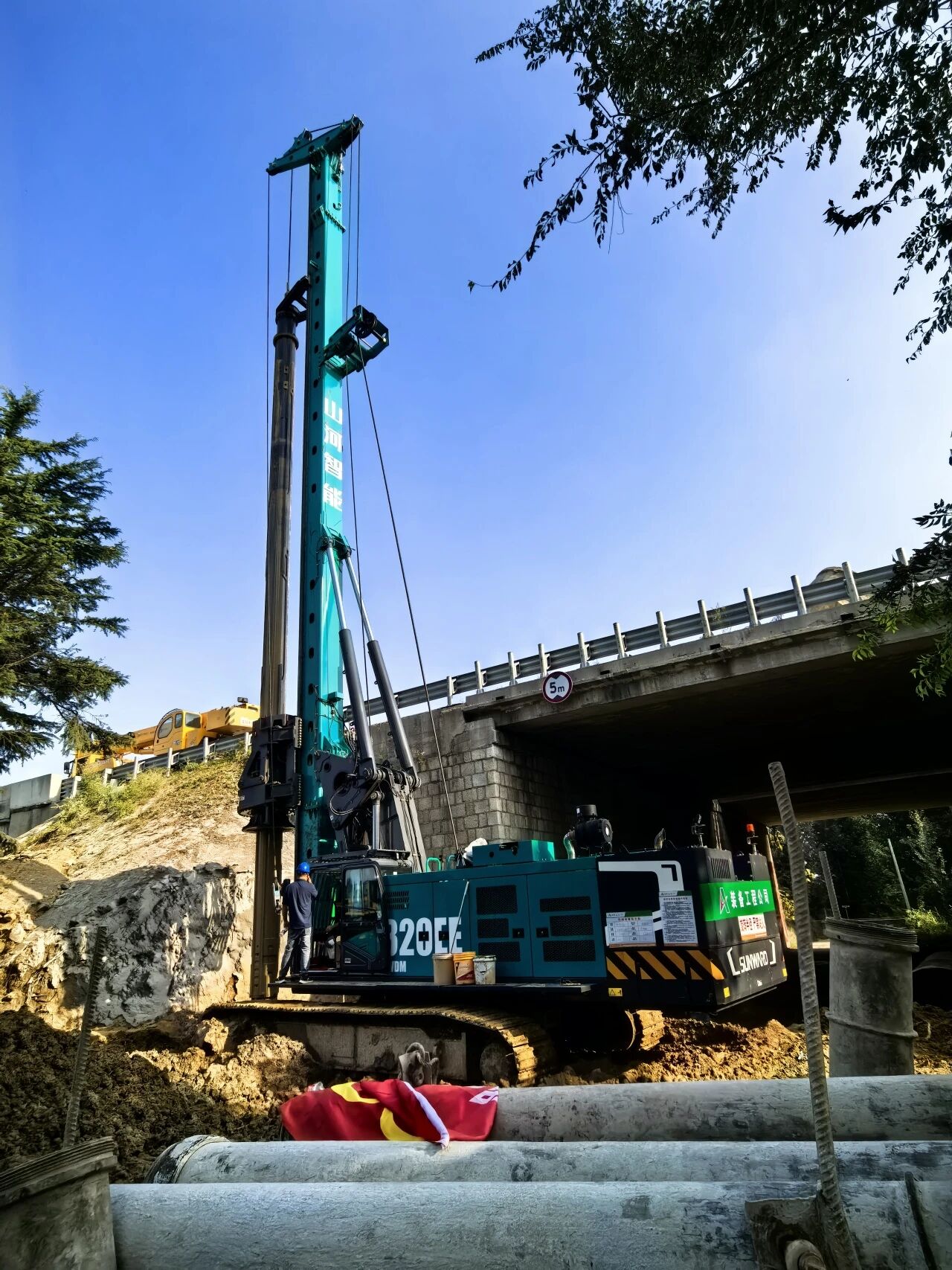 Z6官网智能增程式电动旋挖钻机助力山东高快建设，绿色施工功效显著