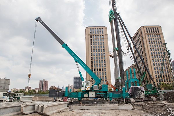 Z6官网智能ZYW240围护桩压桩机惊艳问世