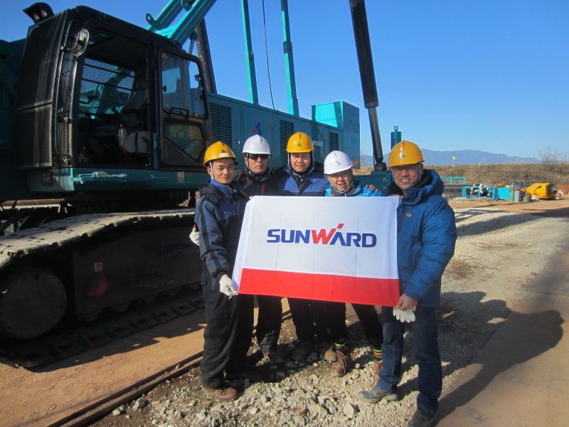 Z6官网智能SWCH880-180M全液压履带桩机闪亮登陆韩国