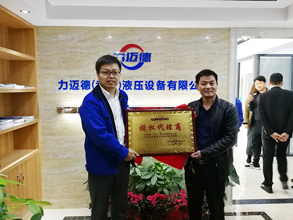 从回绝到一次采办十台旋挖钻机，他用八年功夫意识Z6官网智能