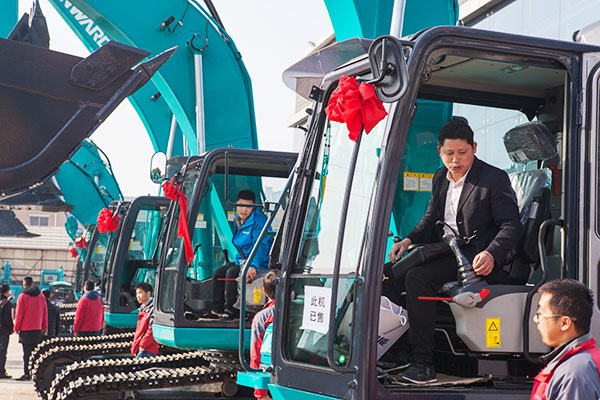 十年相随，成就彼此，来听听Z6官网智能挖掘机客户的真实声音