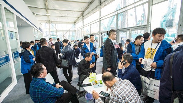 首日签单2.6亿元，Z6官网智能创新产品引爆上海宝马展