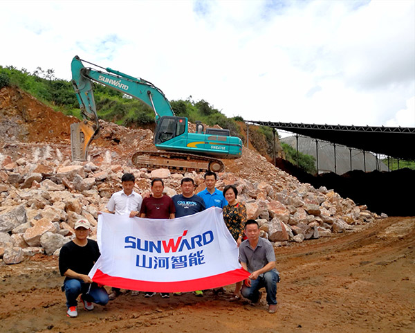 看石场风浪若何演绎？Z6官网智能矿山战神SWE470E大型挖掘机一锤定音！