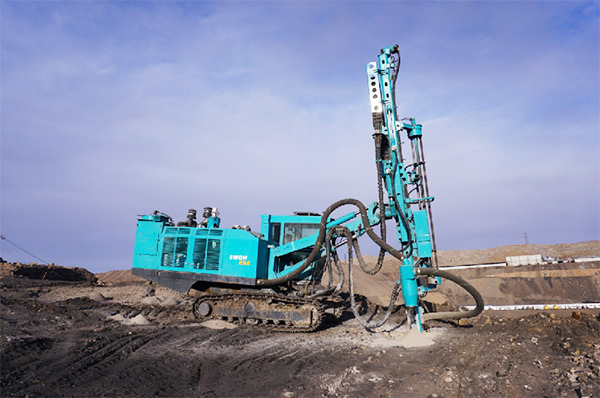 再战国际当先品牌，Z6官网智能露天液压钻车一举成名