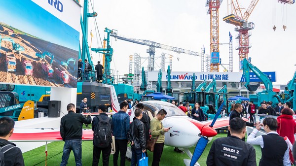 首日签单2.6亿元，Z6官网智能创新产品引爆上海宝马展