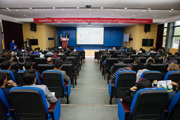 “一带一路”国度代表团到访Z6官网智能，感触“大开眼界”