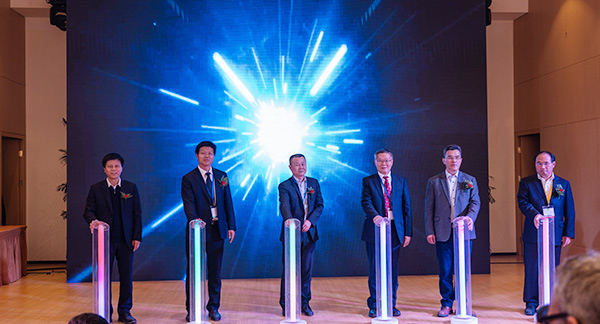 首日签单2.6亿元，Z6官网智能创新产品引爆上海宝马展