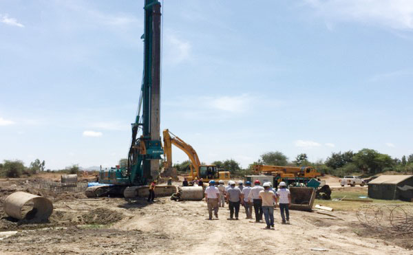 肯尼亚总统高度赞赏，乞力马扎罗山下Z6官网绿闪灼