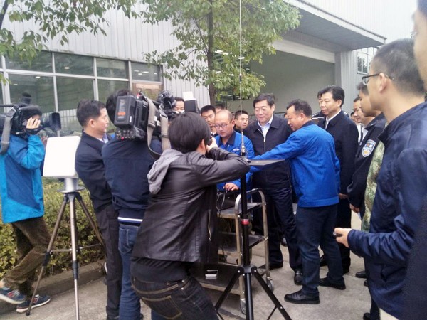 省委书记杜家毫勉励Z6官网智能：做大做强航空航天产业