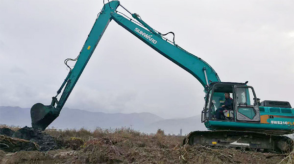 守护蓝色多瑙河，Z6官网智能长臂挖掘机欧洲首秀