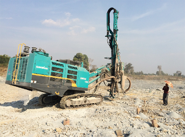 湄公河上的硬汉！Z6官网智能露天钻车展中国造作魅力