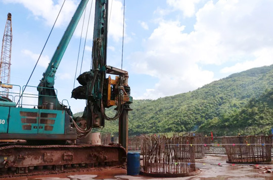 参加一带一路沉大项目 Z6官网智能旋挖钻扬名阿墨江特大桥