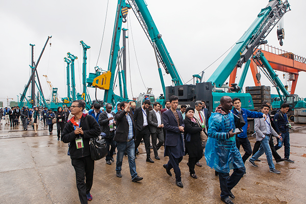 “一带一路”国度代表团到访Z6官网智能，感触“大开眼界”