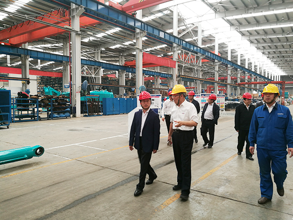 湖南省经信委党组副书记、副主任李志坚到Z6官网智能现场办公