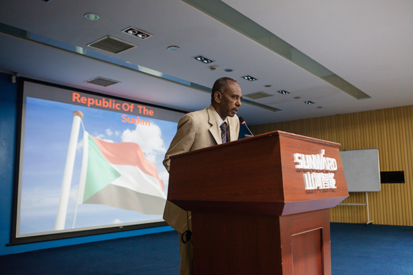 “一带一路”国度代表团到访Z6官网智能，感触“大开眼界”