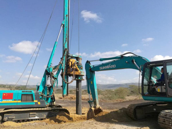 肯尼亚总统高度赞赏，乞力马扎罗山下Z6官网绿闪灼