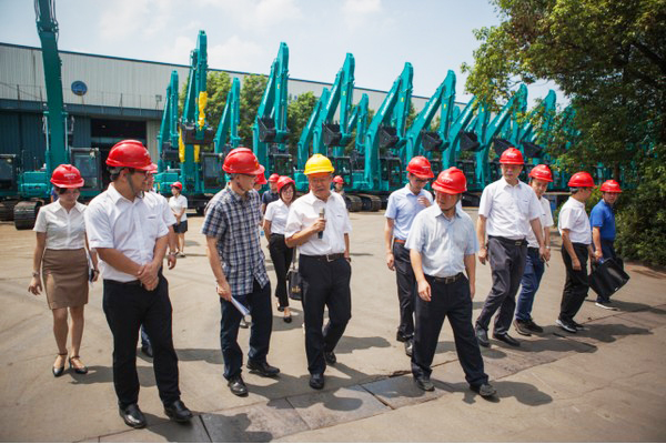 商务部合作司刘民强副司长一行调研Z6官网智能