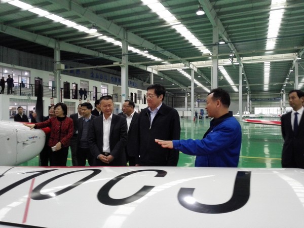 省委书记杜家毫勉励Z6官网智能：做大做强航空航天产业