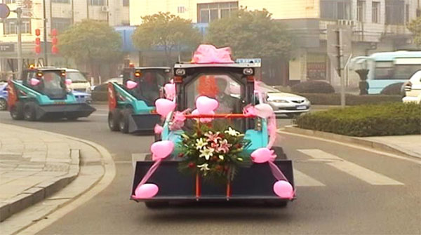 谁说机械都冰凉？这款会跳舞的滑移明明就是周到奔放的！