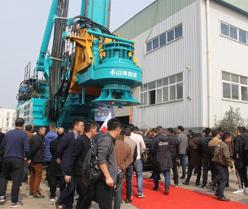 同心同梦，Z6官网智能全球客户互换会武汉站隆沉进行