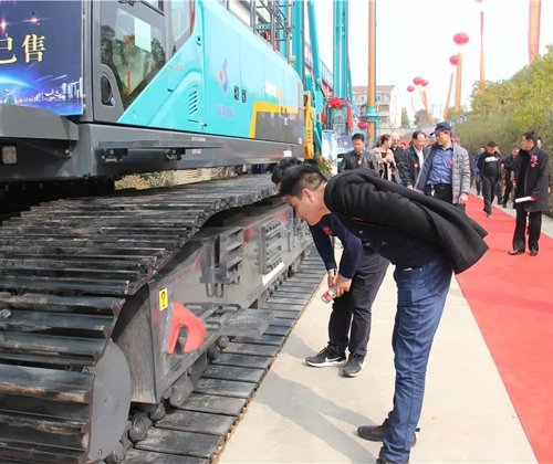 同心同梦，Z6官网智能全球客户互换会武汉站隆沉进行