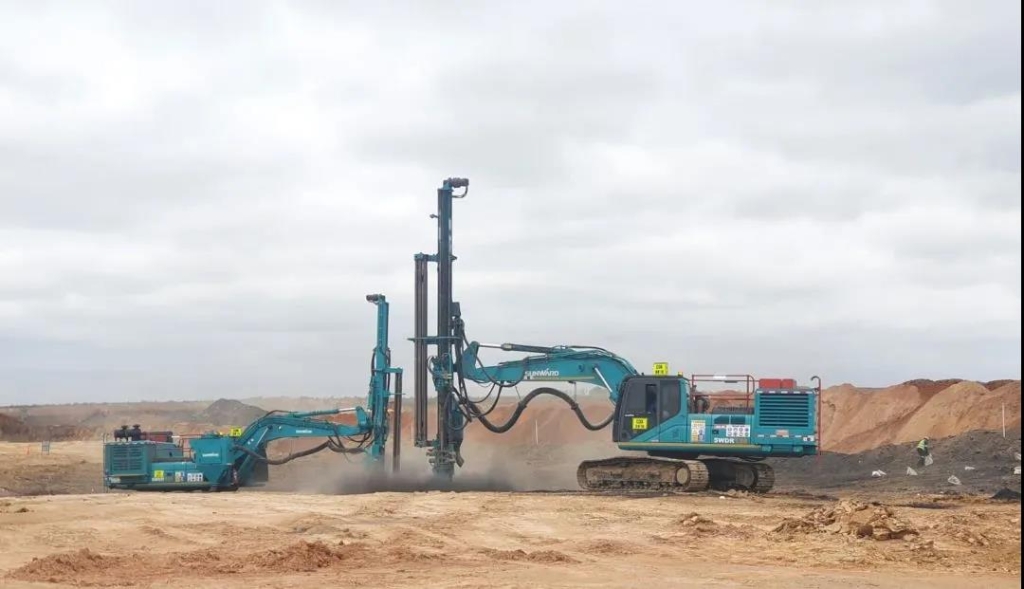 Z6官网智能凿岩设备名扬南非