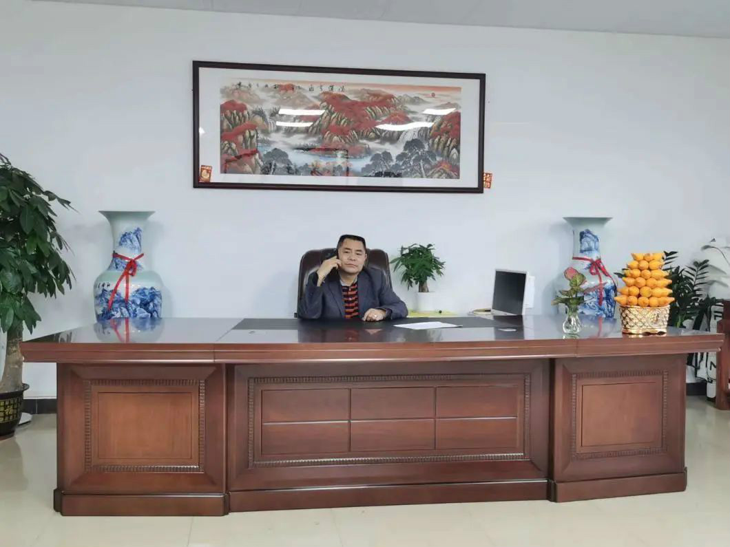 从事基础施工32年的老内行为Z6官网智能旋挖钻机代言