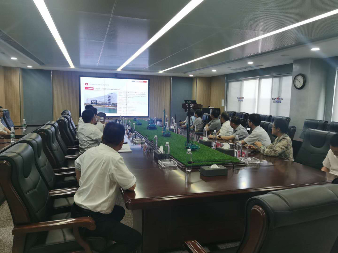 省人大常委会副主任杨维刚调研Z6官网智能