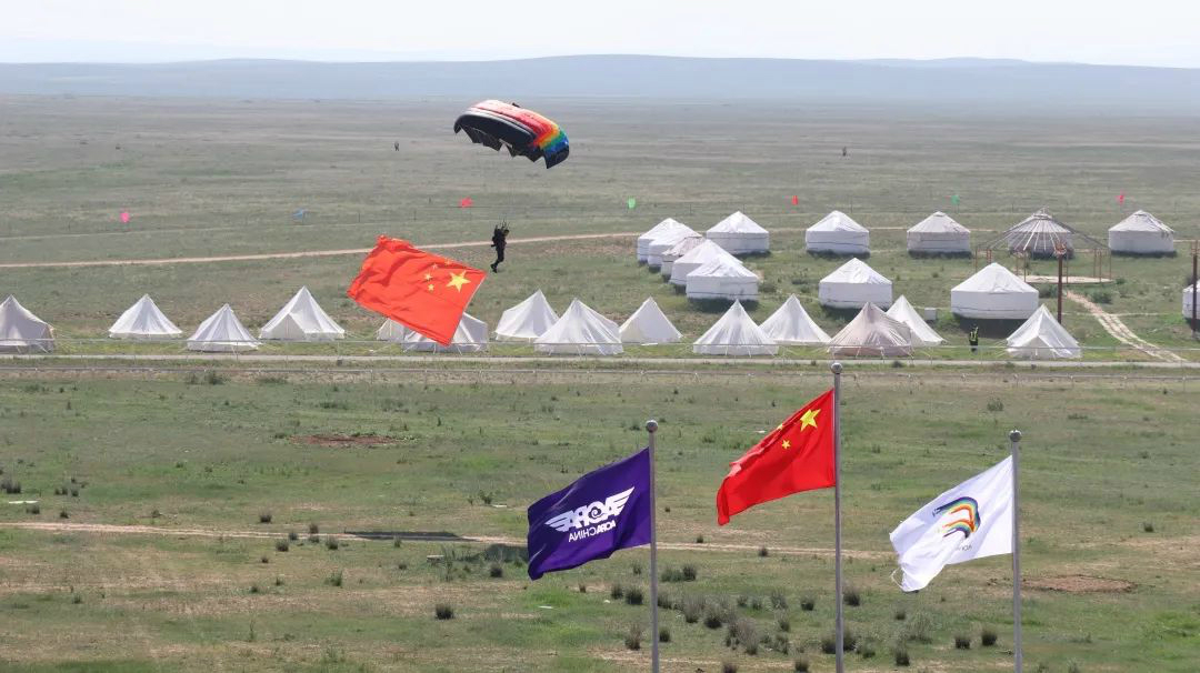 乌兰察布大草原,我来啦! Z6官网SA60L阿若拉飞机“惊艳”飞行大会